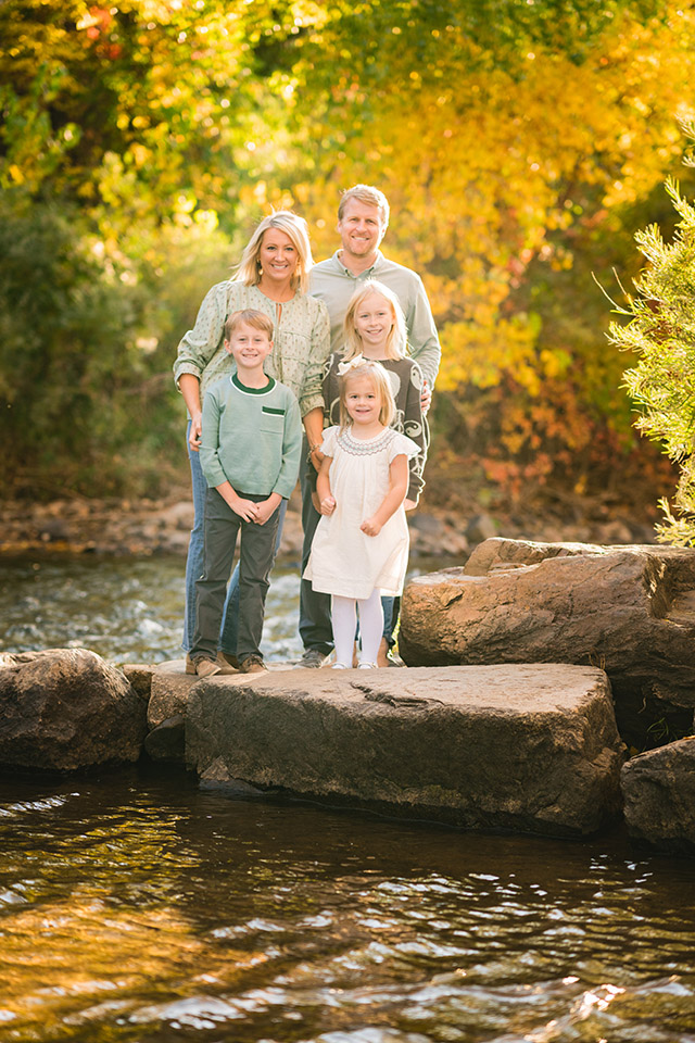 Family photo taken by Taylor Hulett Photography in Golden Colorado